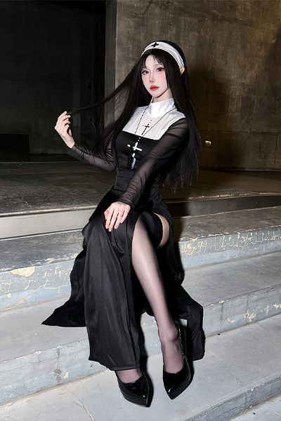 セクシー 十字架 修道女